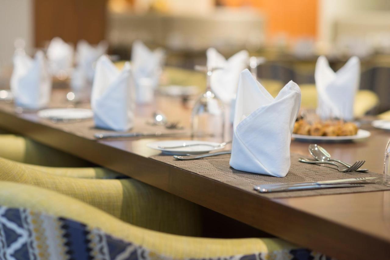 Holiday Suites Al Azizia Mekka Eksteriør billede The hotel's restaurant