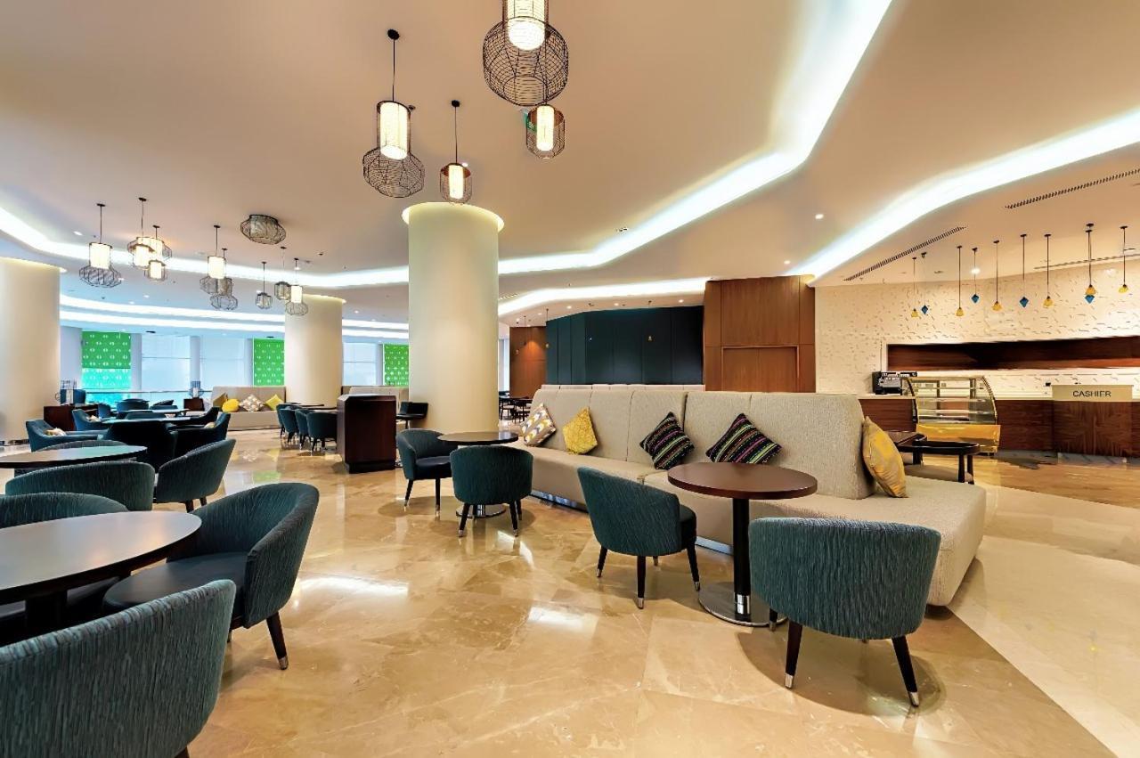 Holiday Suites Al Azizia Mekka Eksteriør billede The hotel's lobby